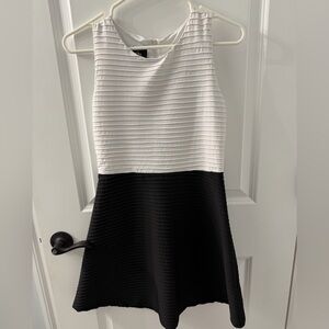 Elegant Black and White Sleeveless Dress